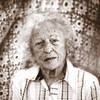 Portrait von Hanna Fontano von Zwentendorf im 100. Lebensjahr. Duoton. Schwarz-Weiß.