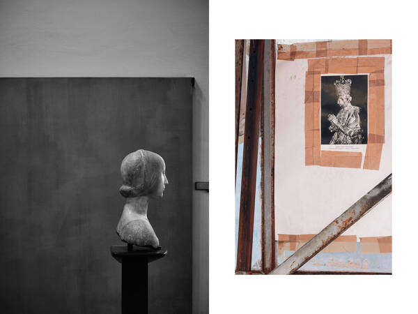 In der linken Hälfte des Bildes ist eine schwarz-weiß-Fotografie einer Frauenbüste, die auf einer Säule ausgestellt. Im rechten Teil des Bildes ist ein schwarzweiß-Bild einer Madonnenskulptur mit sehr großer Krone fotografiert.